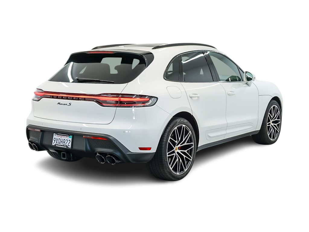 Thumbnail: 2026 Porsche Macan - 22