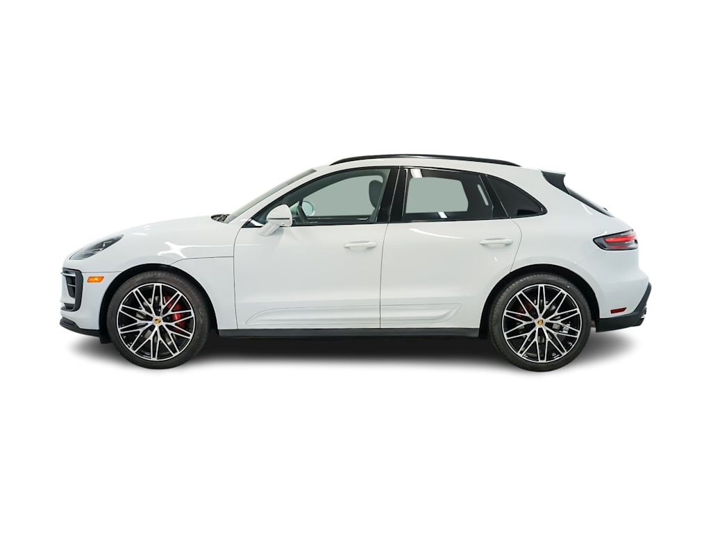 Thumbnail: 2026 Porsche Macan - 3