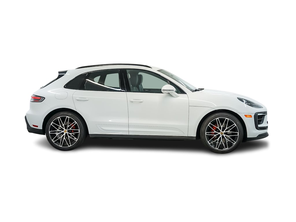 Thumbnail: 2026 Porsche Macan - 21