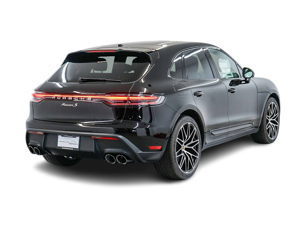 Thumbnail: 2026 Porsche Macan - 20