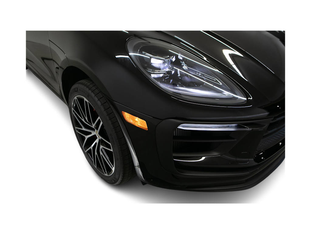 Thumbnail: 2026 Porsche Macan - 20