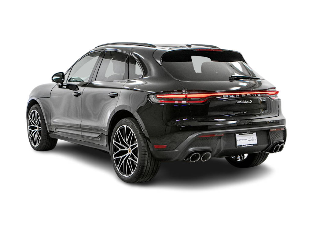 Thumbnail: 2026 Porsche Macan - 3