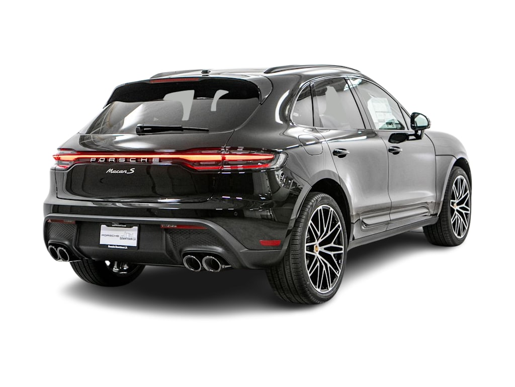 Thumbnail: 2026 Porsche Macan - 16