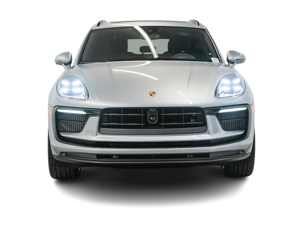 Thumbnail: 2026 Porsche Macan - 6