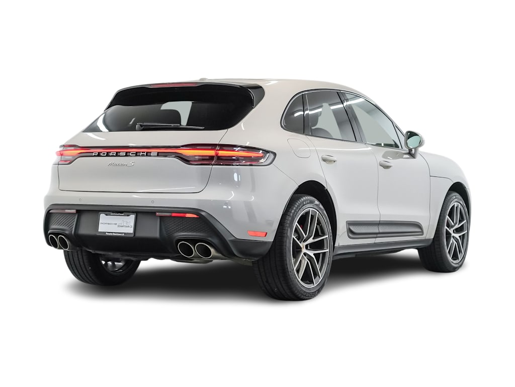 Thumbnail: 2024 Porsche Macan - 22