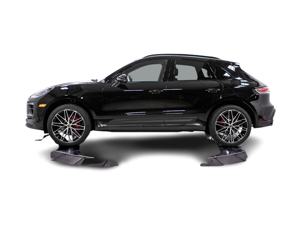 Thumbnail: 2026 Porsche Macan - 3
