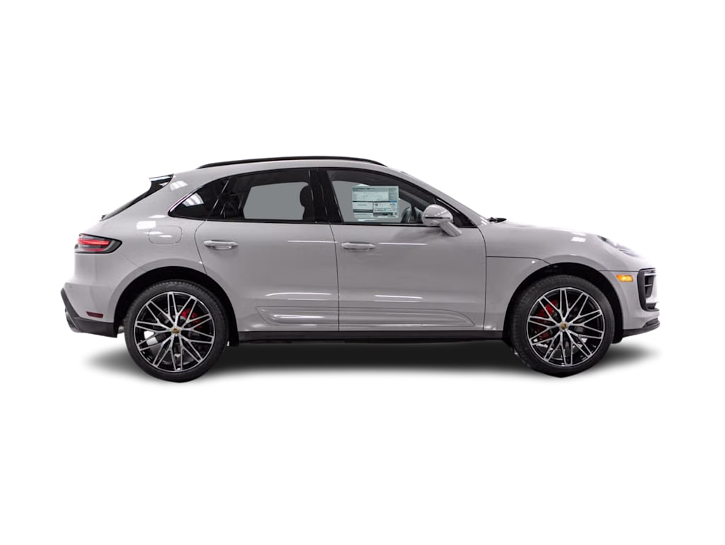 Thumbnail: 2026 Porsche Macan - 17