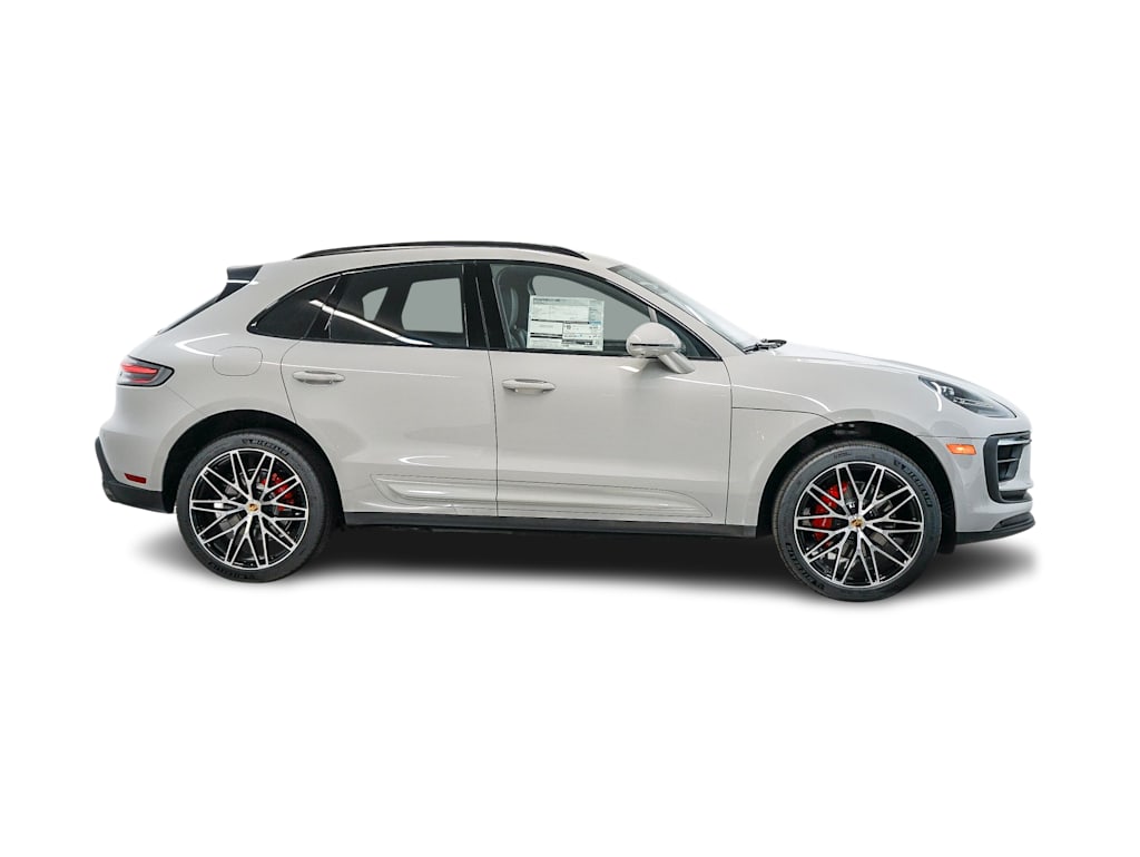 Thumbnail: 2026 Porsche Macan - 20