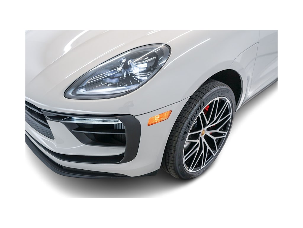Thumbnail: 2026 Porsche Macan - 25