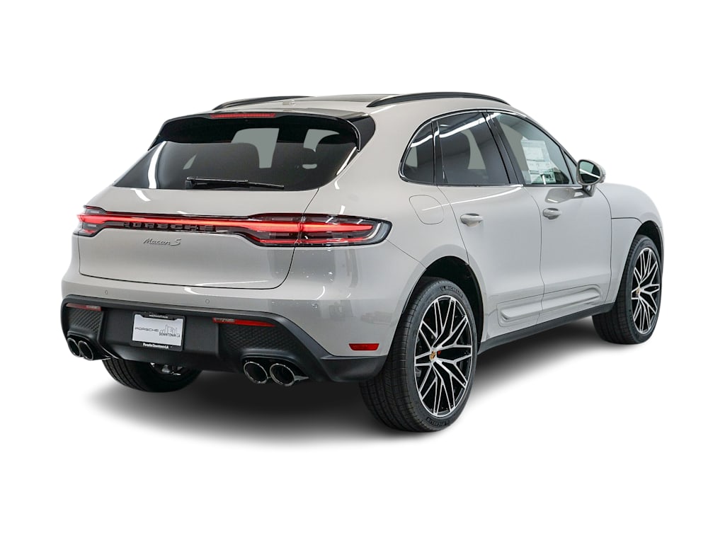 Thumbnail: 2026 Porsche Macan - 21