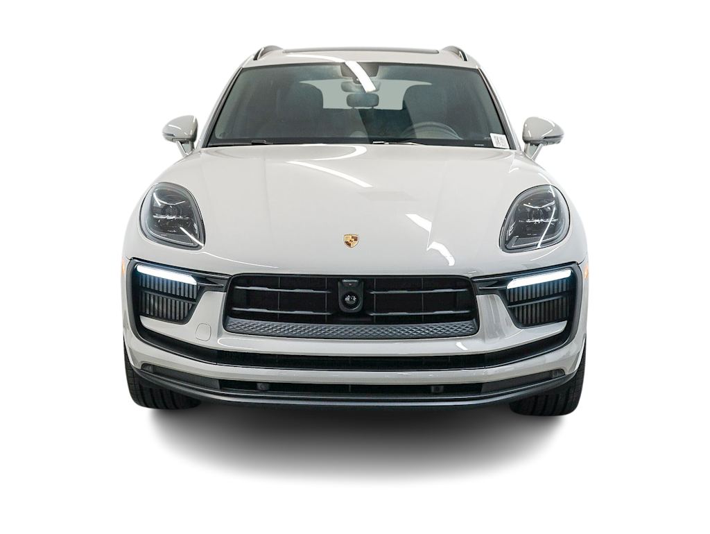 Thumbnail: 2026 Porsche Macan - 6