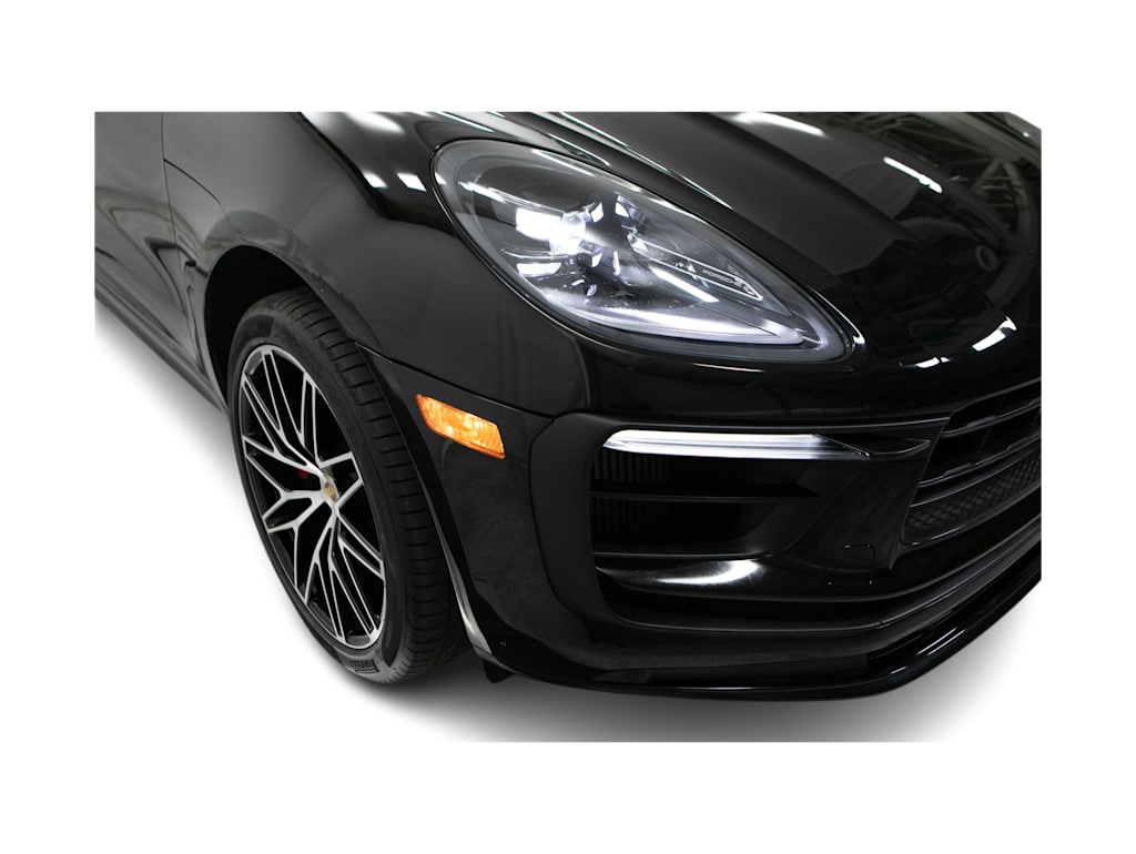 Thumbnail: 2024 Porsche Macan - 3
