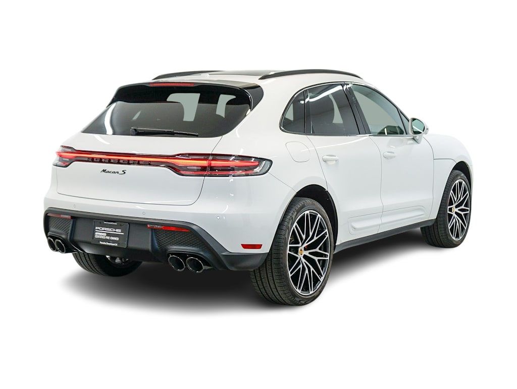 Thumbnail: 2026 Porsche Macan - 21