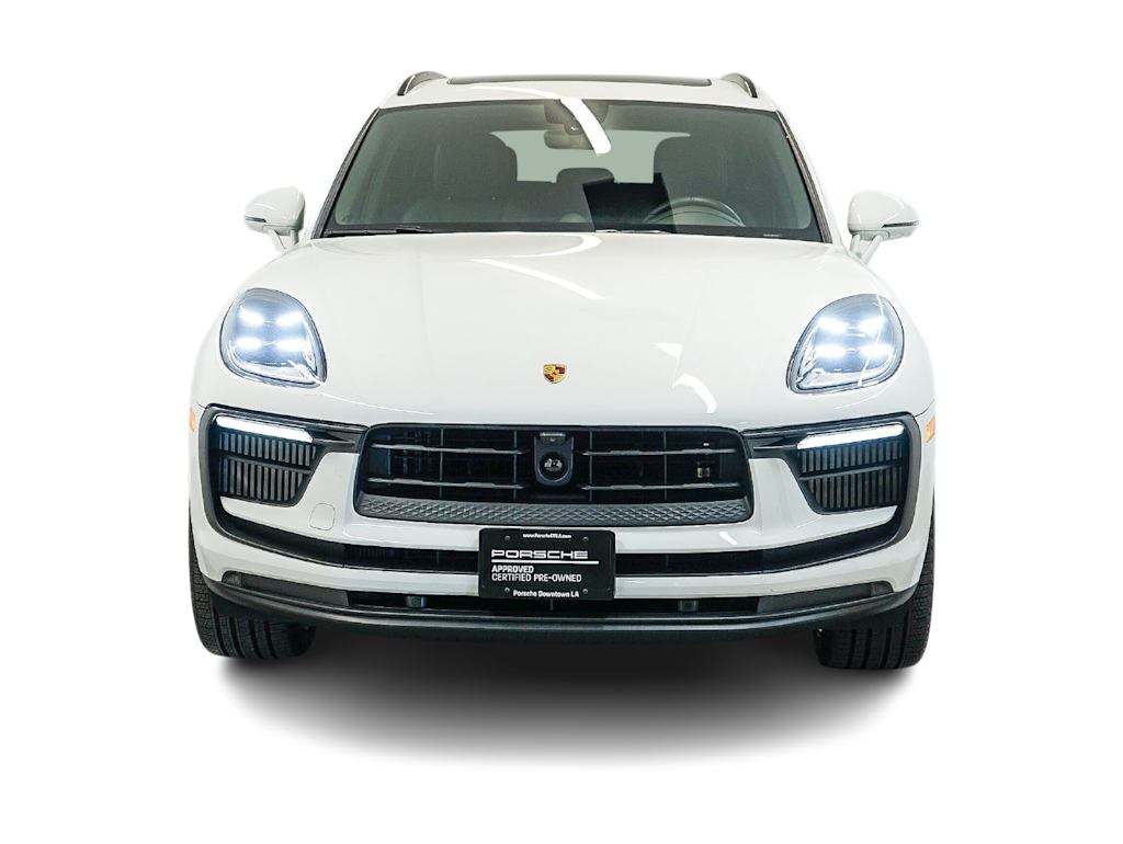 Thumbnail: 2026 Porsche Macan - 5
