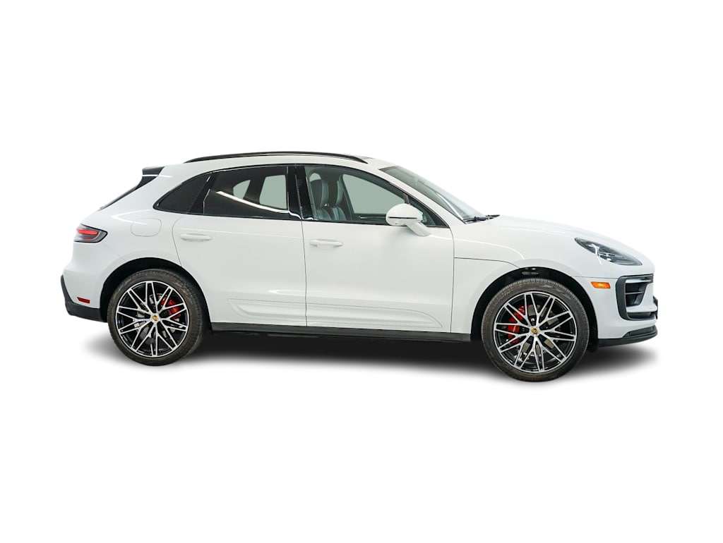 Thumbnail: 2026 Porsche Macan - 20