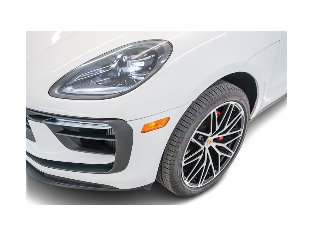 Thumbnail: 2026 Porsche Macan - 27