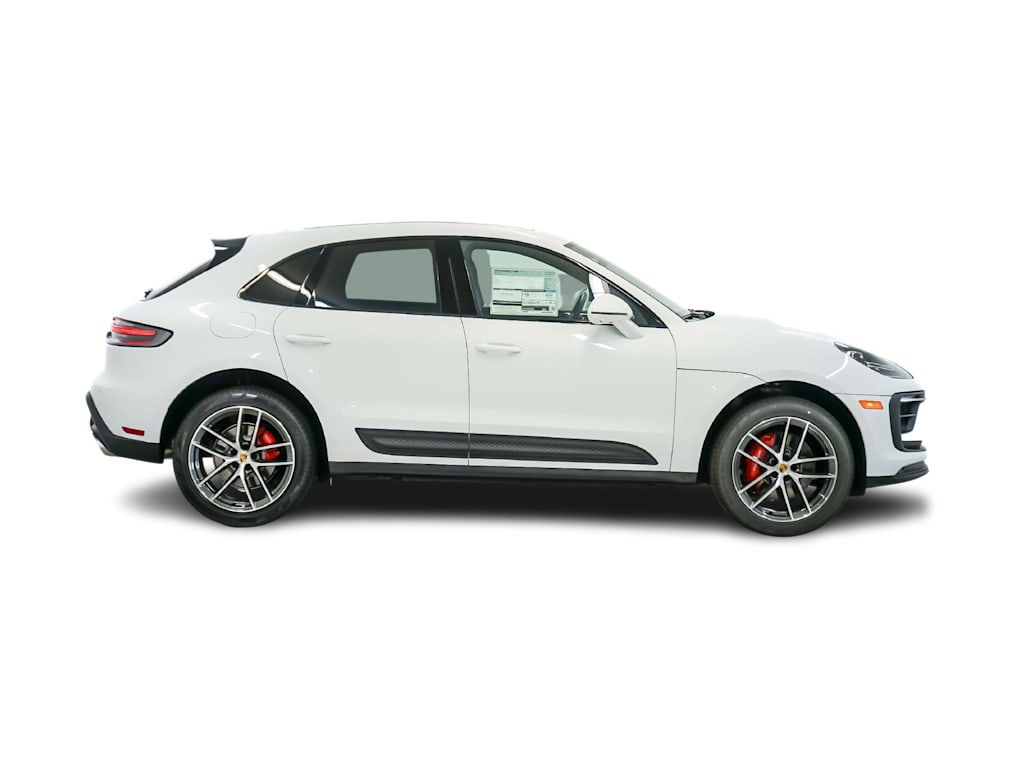Thumbnail: 2026 Porsche Macan - 21