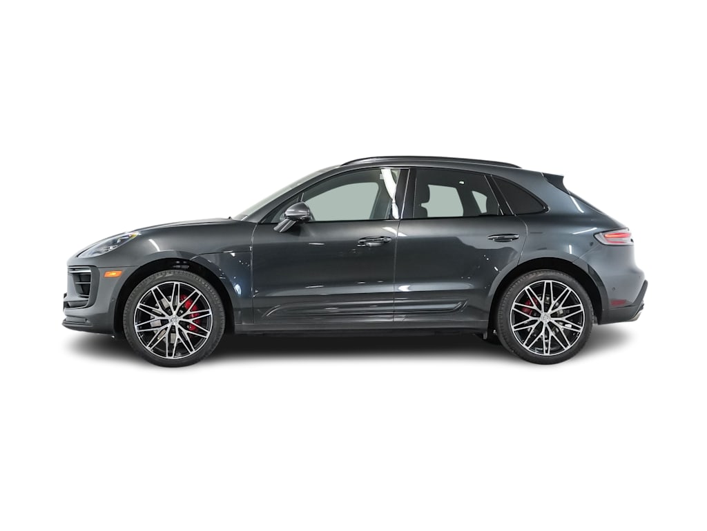 Thumbnail: 2023 Porsche Macan - 3