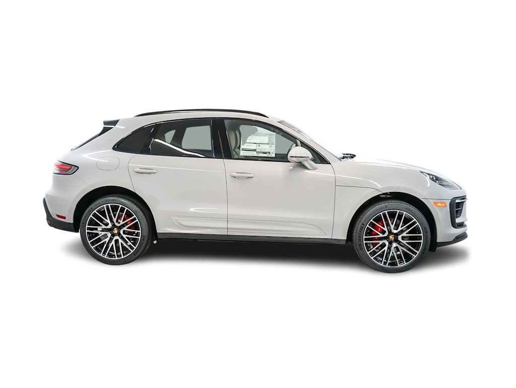 Thumbnail: 2026 Porsche Macan - 21