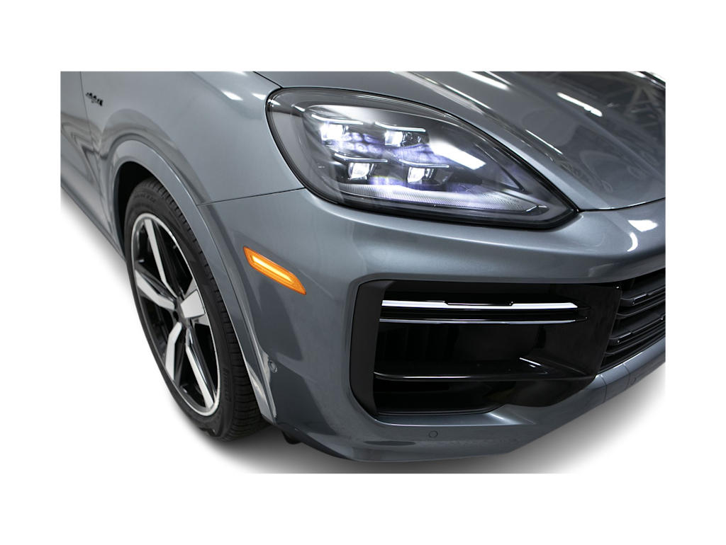Thumbnail: 2026 Porsche Cayenne - 4