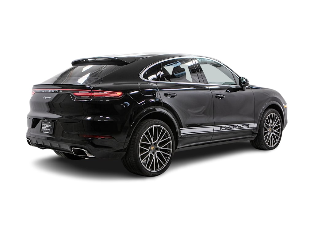 Thumbnail: 2022 Porsche Cayenne - 17