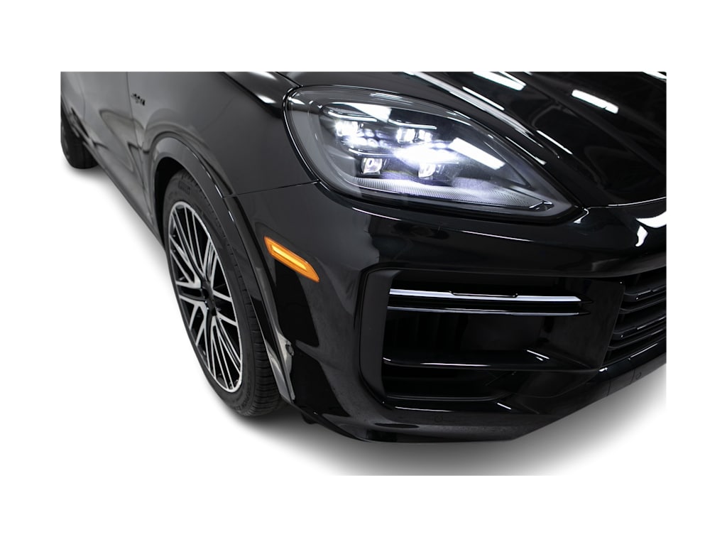 Thumbnail: 2026 Porsche Cayenne - 3
