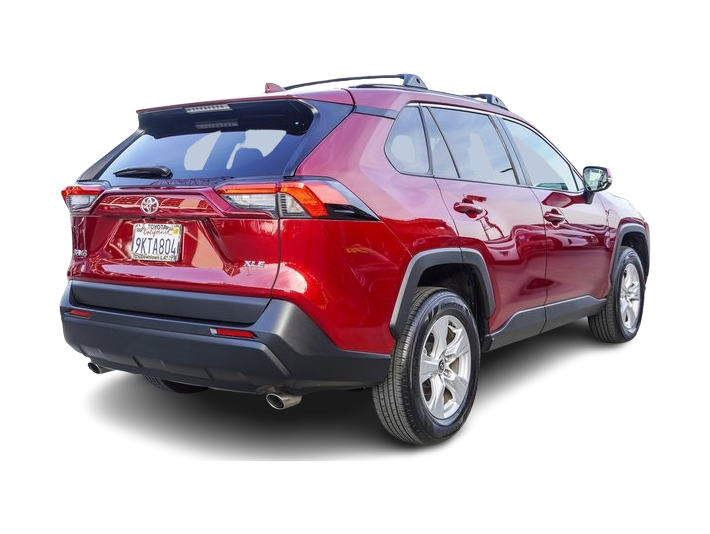 2021 Toyota RAV4 XLE 16