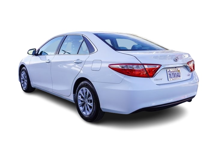 2015 Toyota Camry LE 3