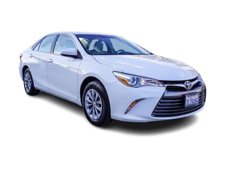 2015 Toyota Camry LE 16