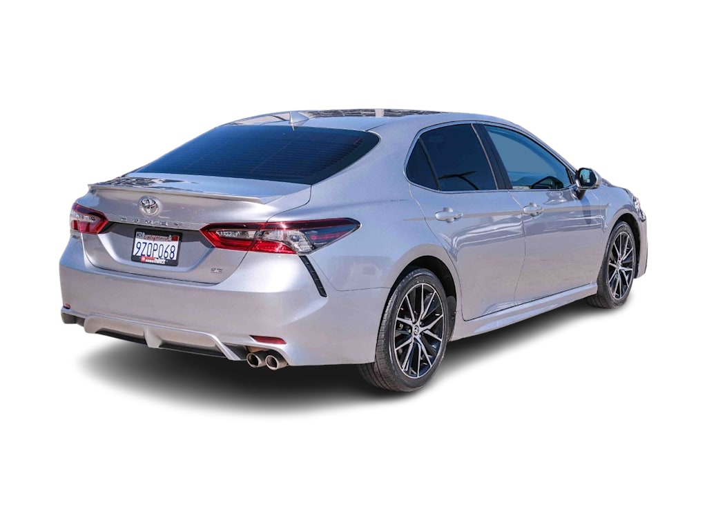Thumbnail: 2022 Toyota Camry - 16