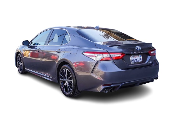 2020 Toyota Camry SE 3