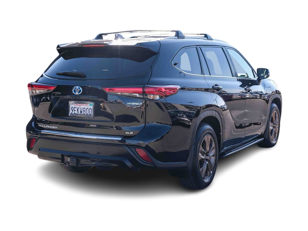 Thumbnail: 2023 Toyota Highlander - 14