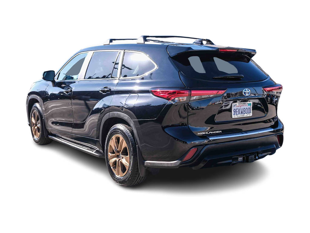 Thumbnail: 2023 Toyota Highlander - 3