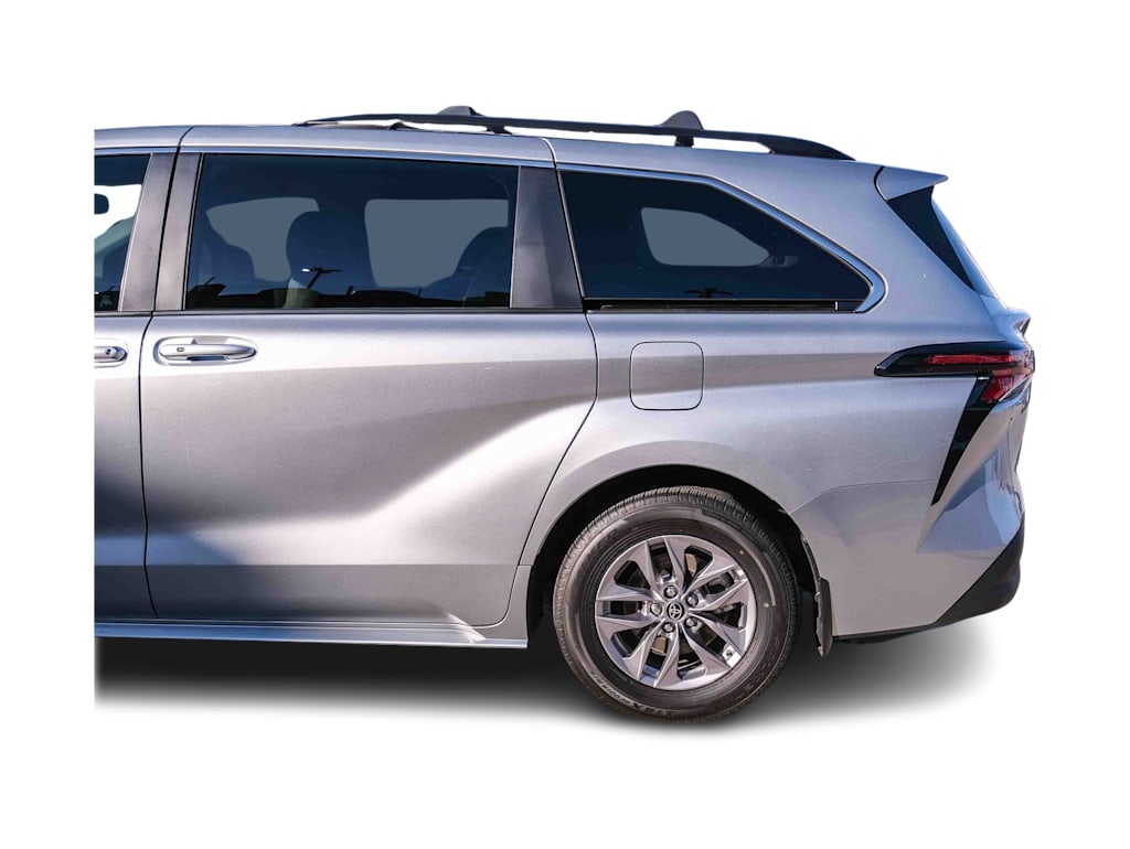 Thumbnail: 2024 Toyota Sienna - 3