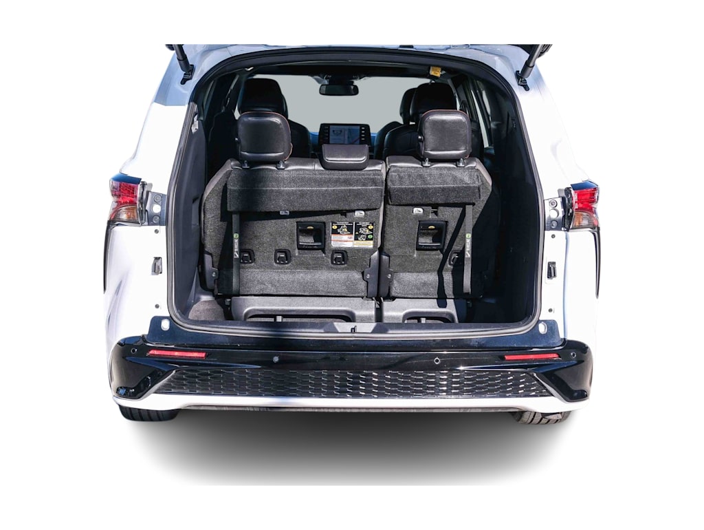 Thumbnail: 2024 Toyota Sienna - 16