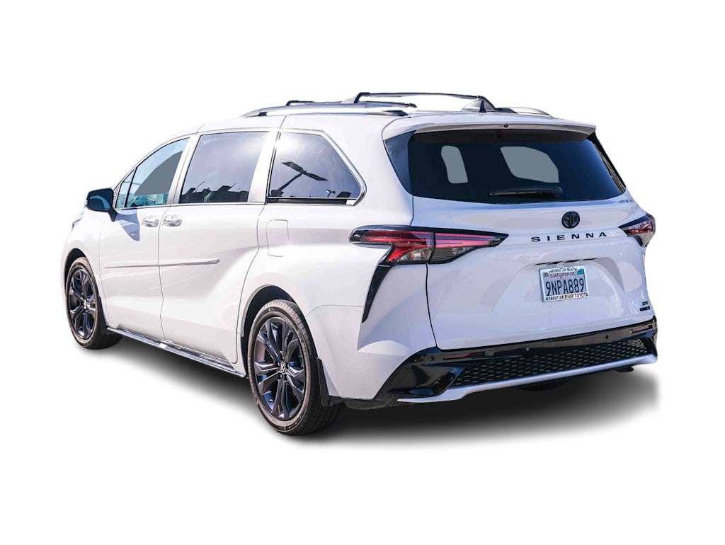 Thumbnail: 2024 Toyota Sienna - 3