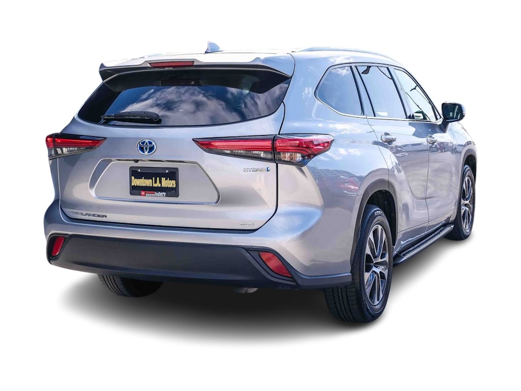 Thumbnail: 2021 Toyota Highlander - 17