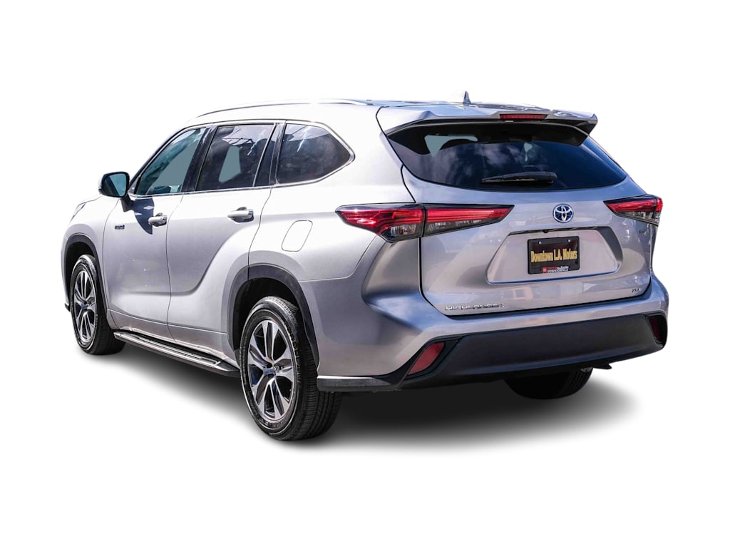Thumbnail: 2021 Toyota Highlander - 3