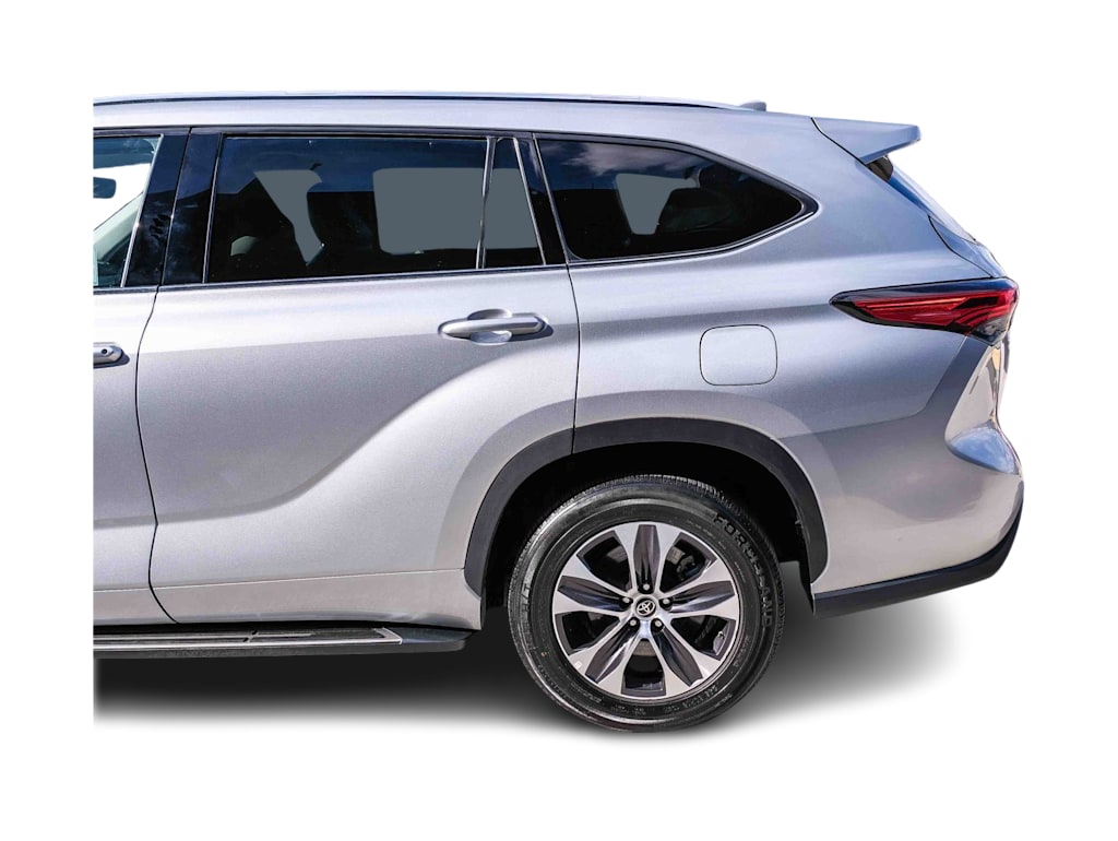 Thumbnail: 2021 Toyota Highlander - 19