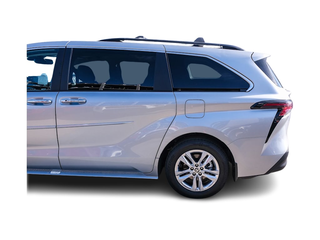 Thumbnail: 2024 Toyota Sienna - 3