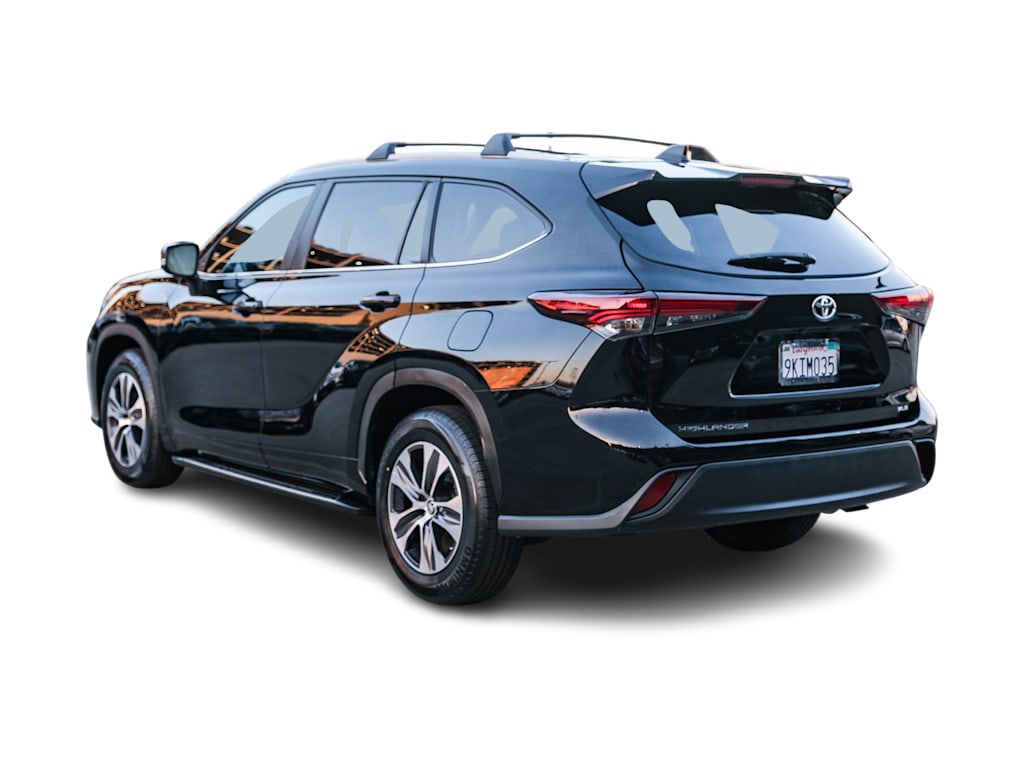 Thumbnail: 2024 Toyota Highlander - 3