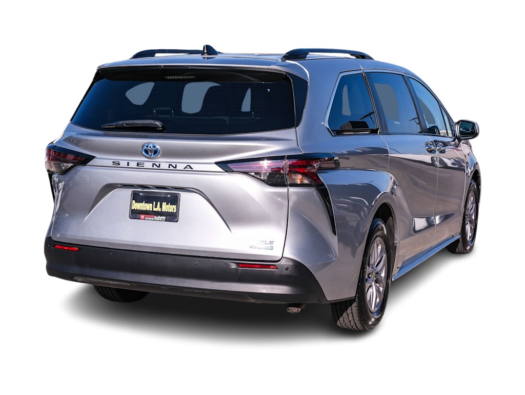 Thumbnail: 2024 Toyota Sienna - 18