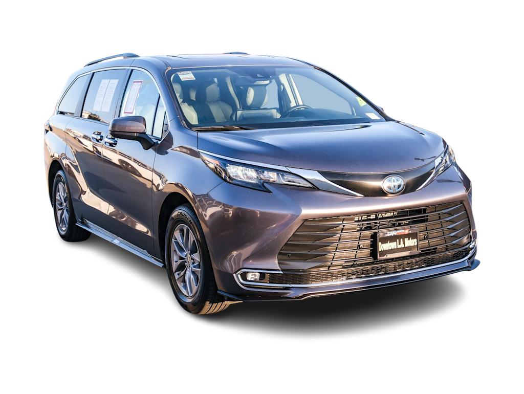 Thumbnail: 2024 Toyota Sienna - 18