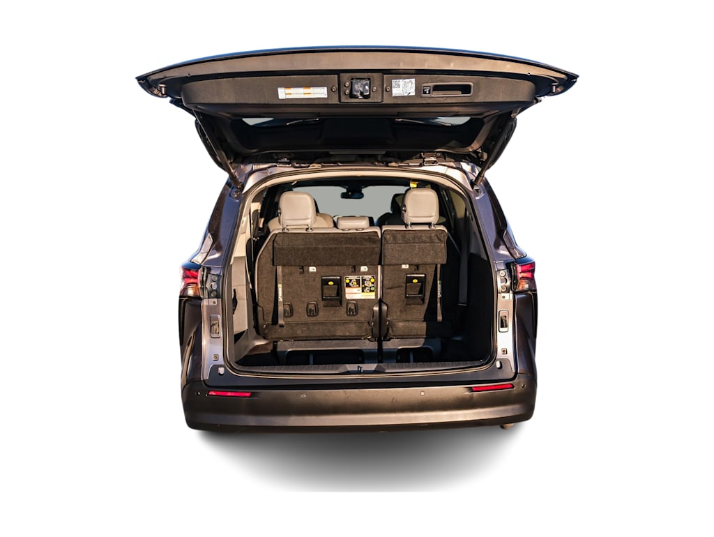 Thumbnail: 2024 Toyota Sienna - 16