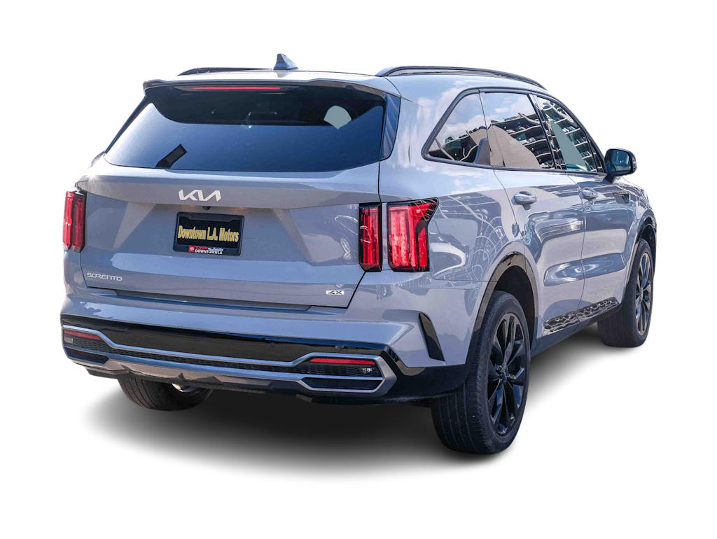 Thumbnail: 2023 Kia Sorento - 16