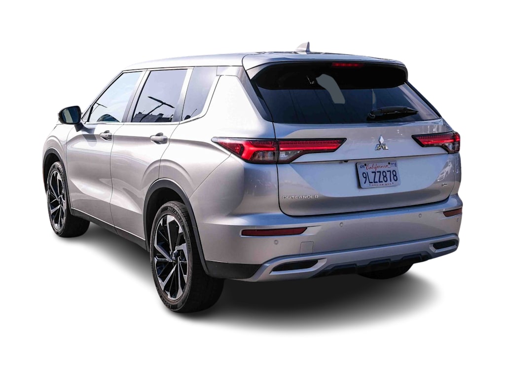 Thumbnail: 2024 Mitsubishi Outlander - 4