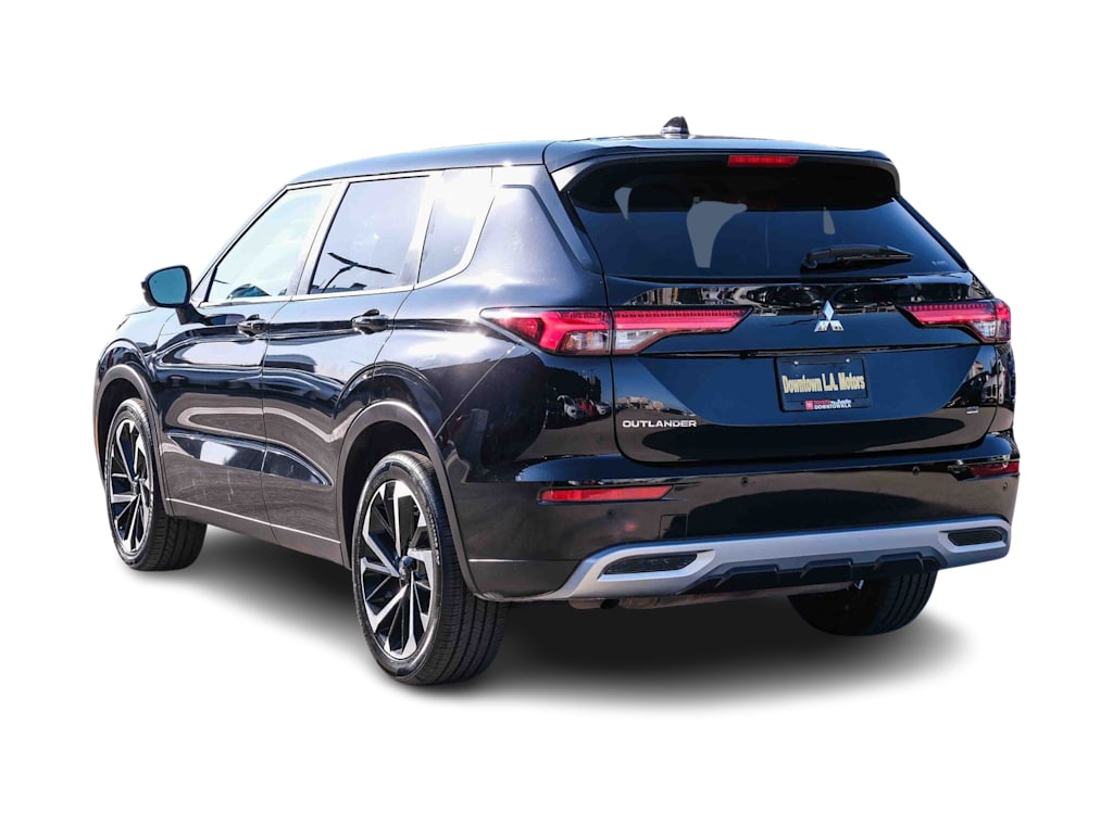 Thumbnail: 2024 Mitsubishi Outlander - 3