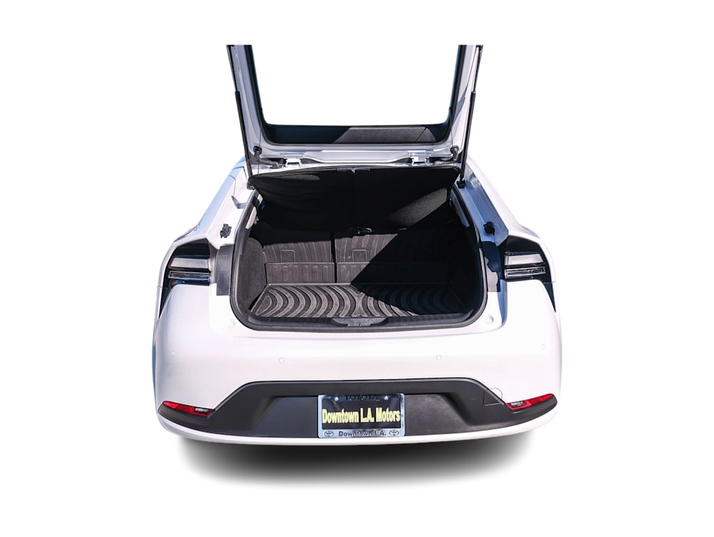 Thumbnail: 2025 Toyota Prius v - 30
