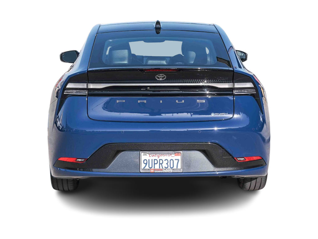 Thumbnail: 2025 Toyota Prius v - 4
