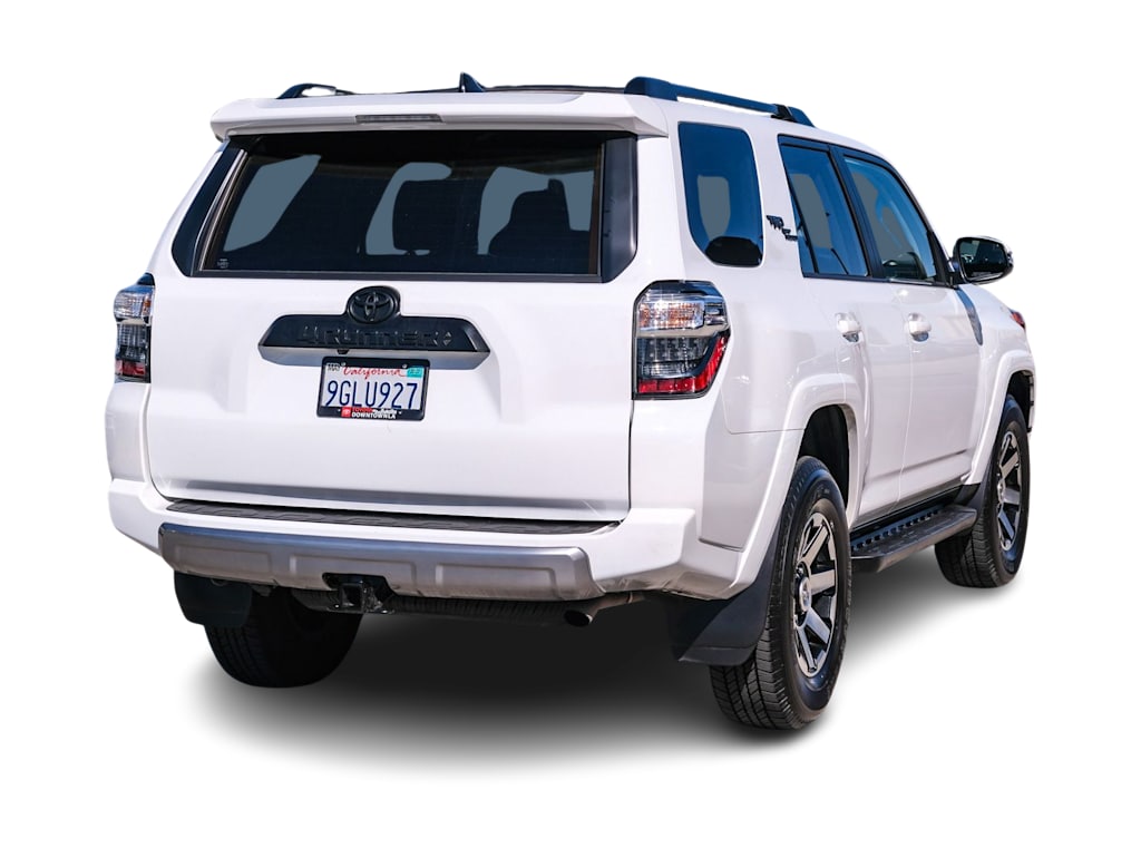 Thumbnail: 2023 Toyota 4Runner - 17